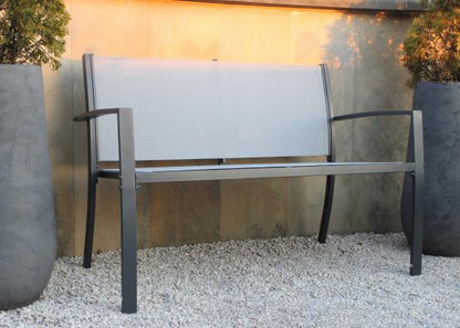 Sodo Baldų Komplektas – Sofa, 2 Kėdės ir Stalas I TARMAR