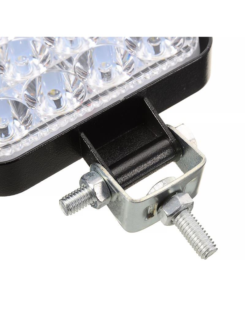 Papildoma LED lempa ant automobilio 48W