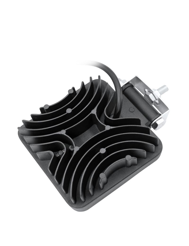 Papildoma LED lempa ant automobilio 48W