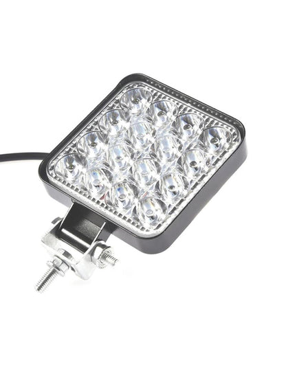 Papildoma LED lempa ant automobilio 48W